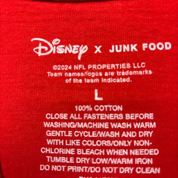 Disney x NFL Kansas City Chiefs red T-shirt in size Large - Picture 4 of 4